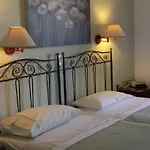 Sunset And For Adults Over 21 Only Apartment