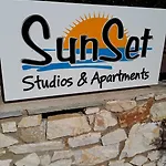 Apartment Sunset And For Adults Over 21 Only *