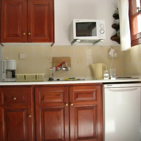 Sunset And For Adults Over 21 Only Apartamento Naousa